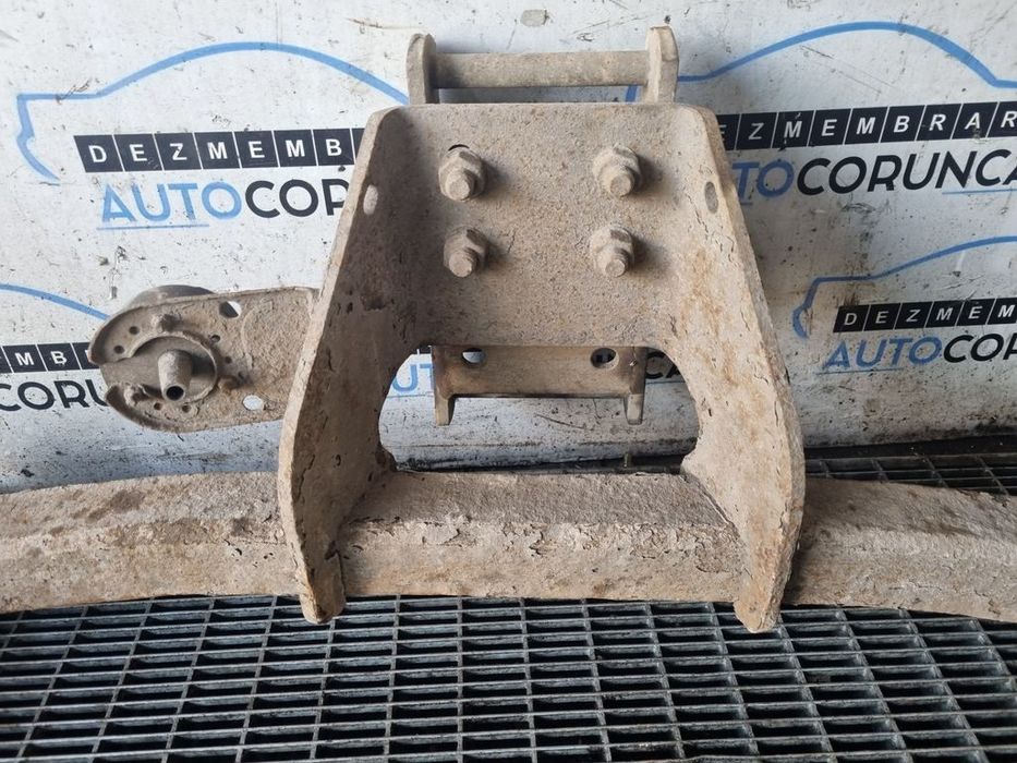 Carlig remorcare Toyota Hilux 2010 - 2015 4 Usi (1302) DOAR SUPORTUL CUI LIPSA
