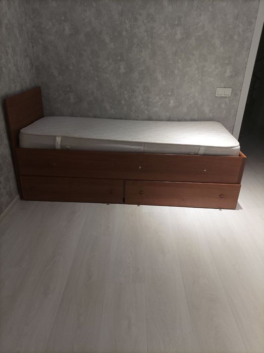 Krovat кроват срочно сотилади