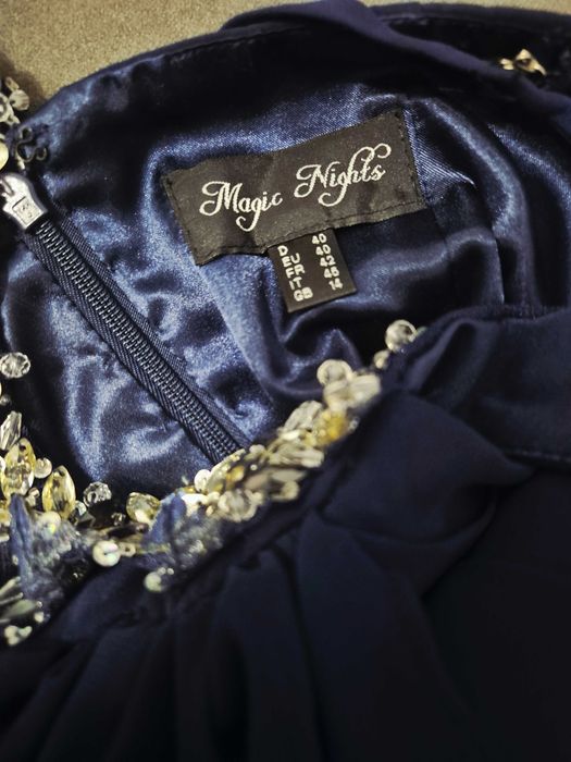 Официална рокля .