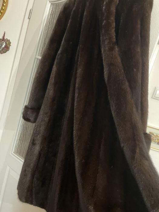 REDUCERE !!Superba haina blana naturala vizon (nurca) import