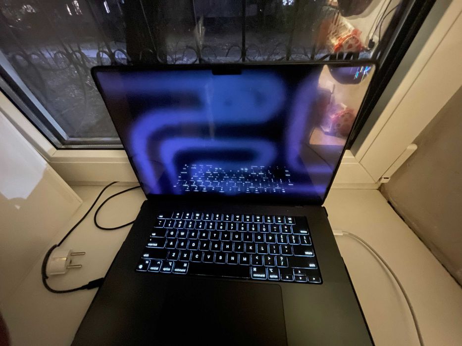 MacBook Pro 16” — M3 Max / 48 ГБ / 1 ТБ — повреждён экран