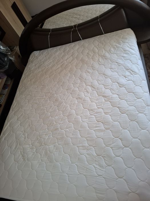 Pat de mijloc pentru dormitor și 2 comode