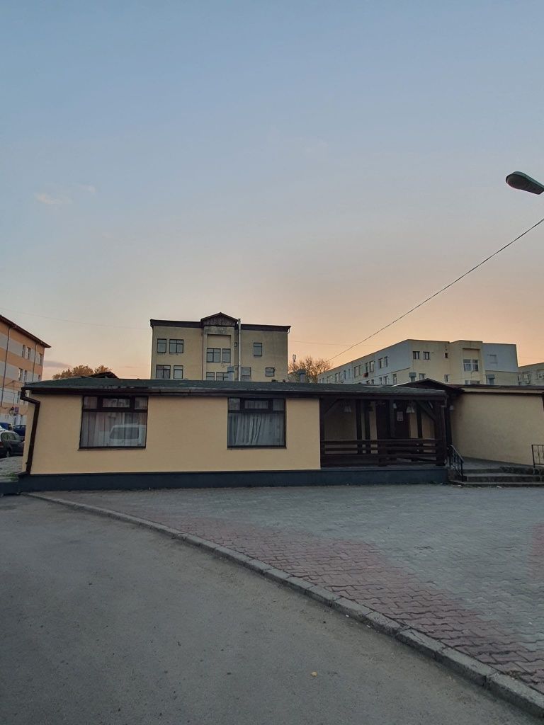 vand/inchiriez spatiu comercial