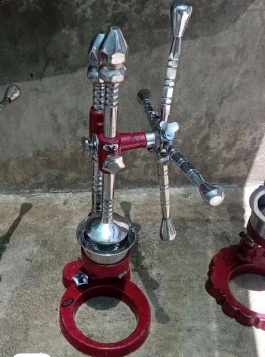 Ручная соковыдималка для граната