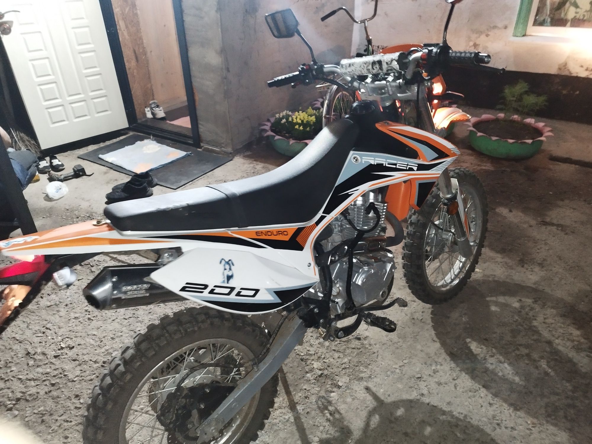 Raser enduro 200