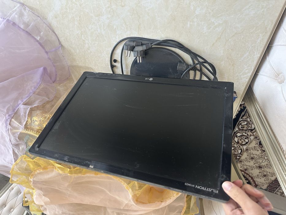 Продается монитор 19 дюм