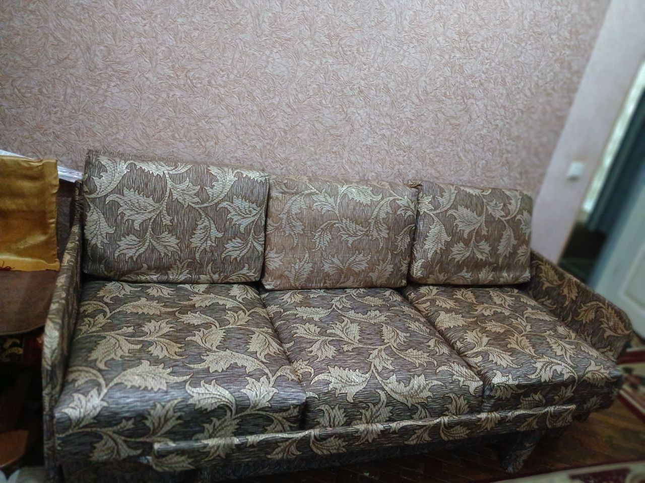 Продается раздвижной диван