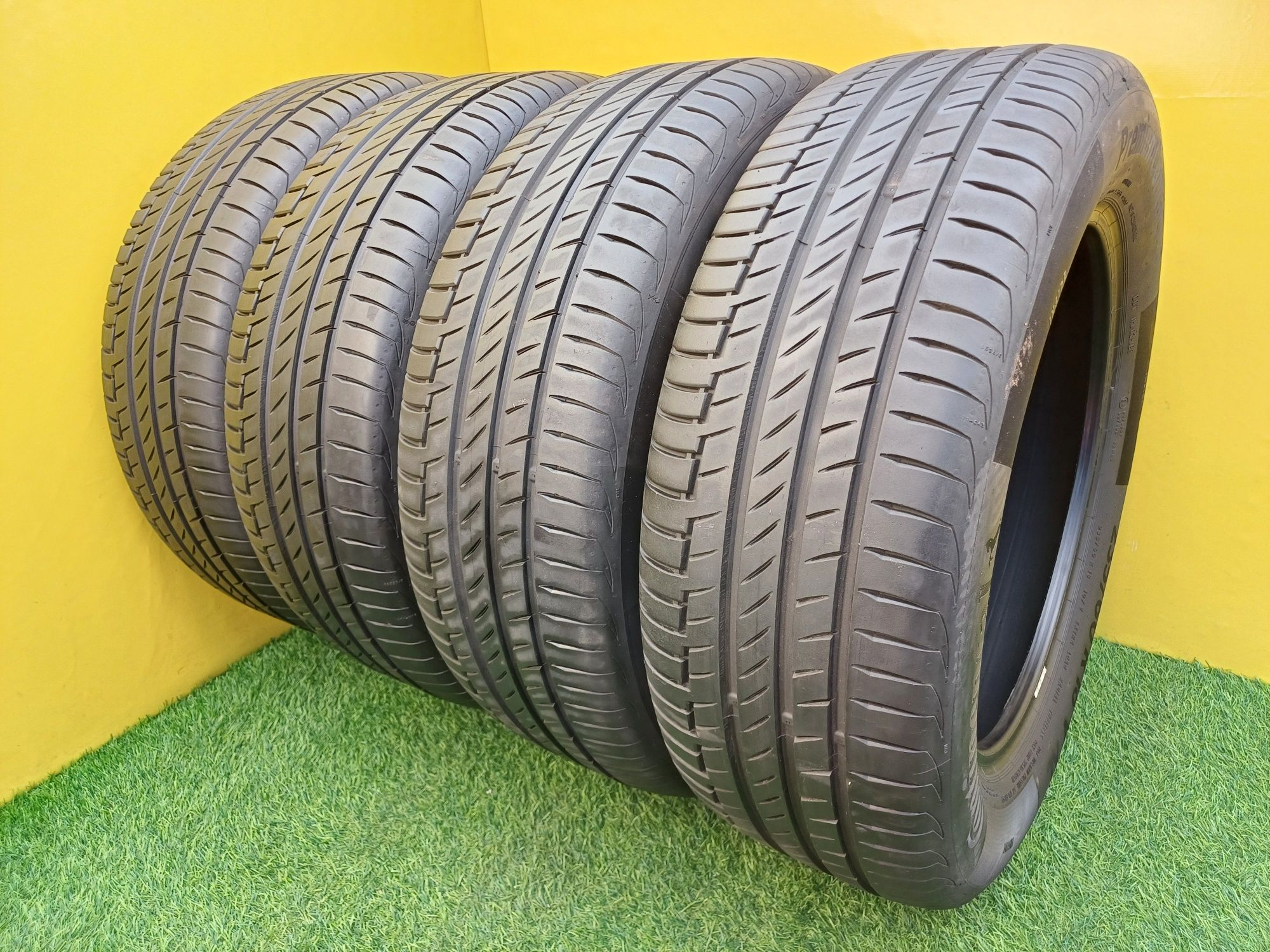 Шины 235/60 R18 Continental комплект.