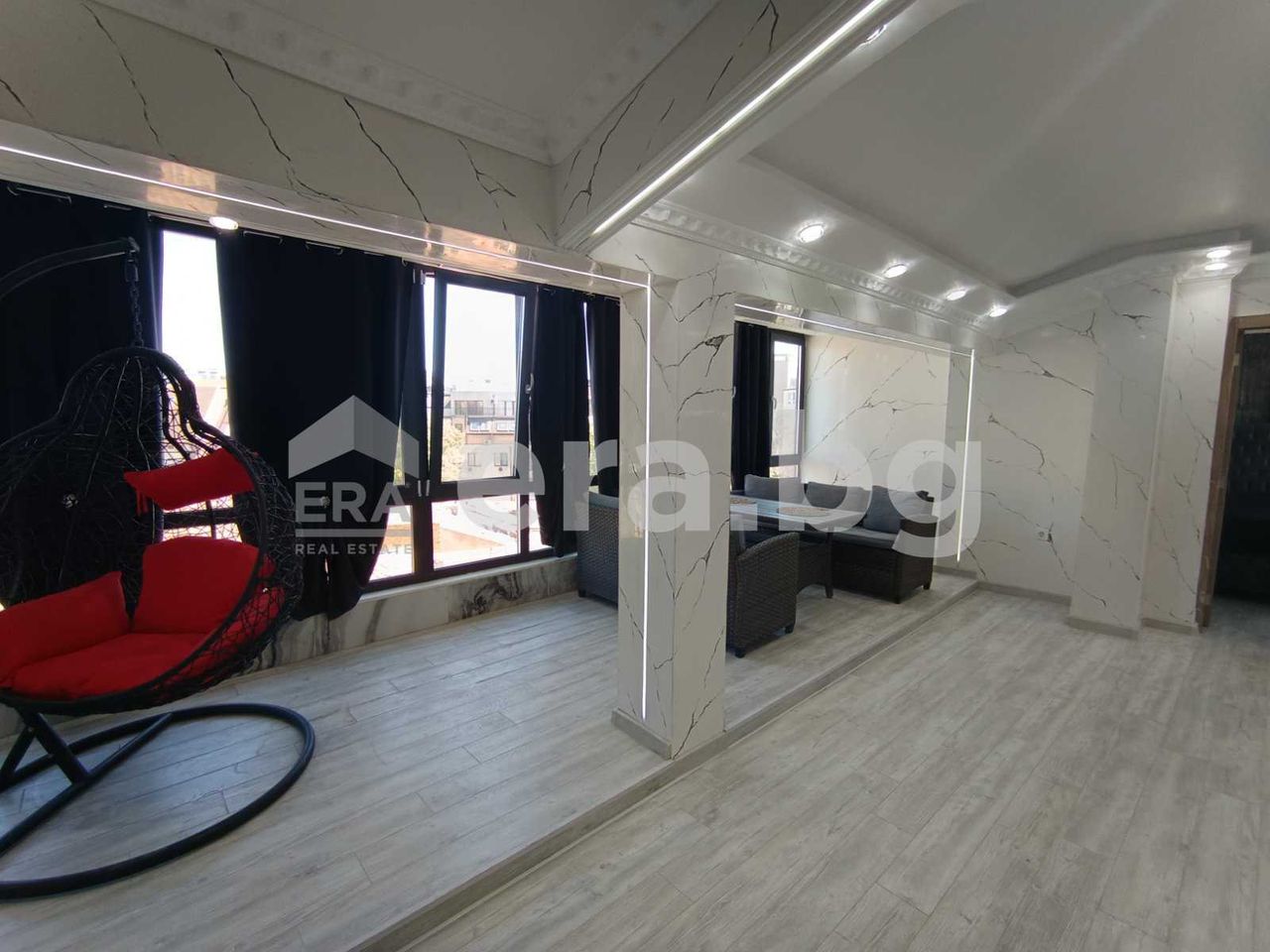 Продава се Двустаен апартамент в Варна, Автогара - 86 кв.м за 1861 €/кв.м - Снимка #4