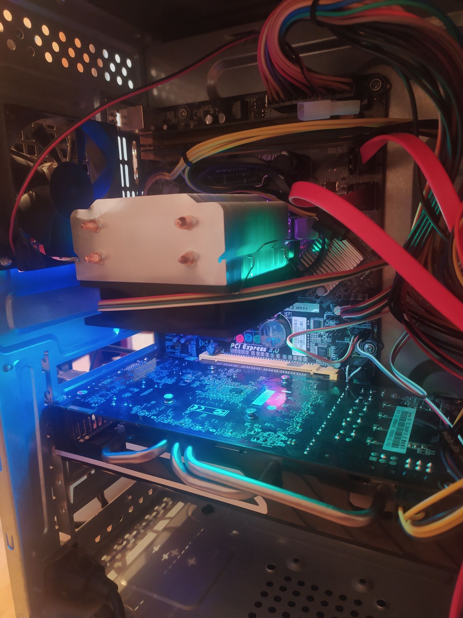 Игровой core i3 10105 /8.озу/ssd128/hdd 1 TB/rx 570 4 gb