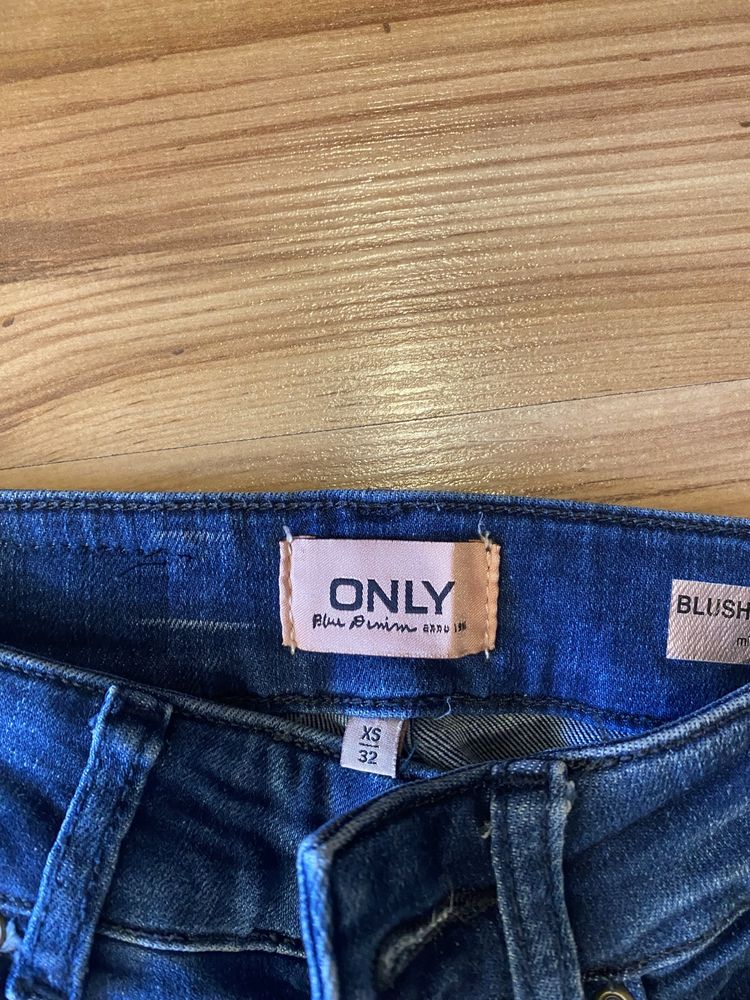 Лот от 8 бр дънки клин и гащеризон на МNG,ONLY,Bershka