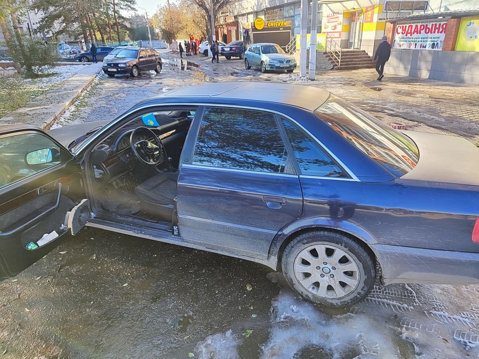 Продам срочно Ауди а6 с4