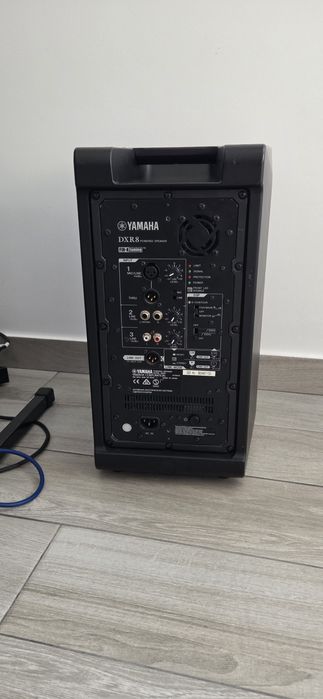 Yamaha Dxr 8 activa  1100w defectă