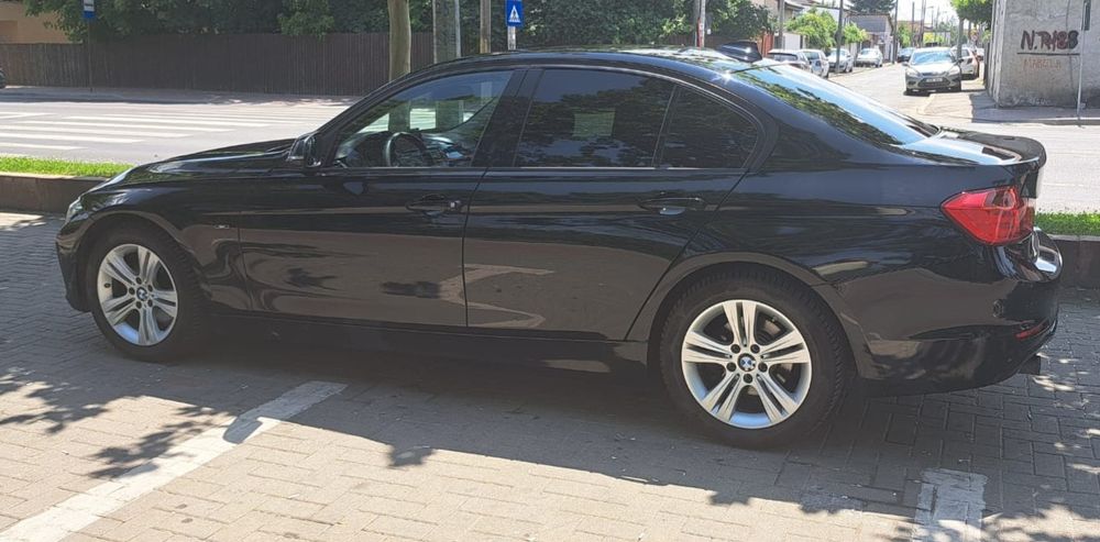 Vând BMW SERIA 3 F30