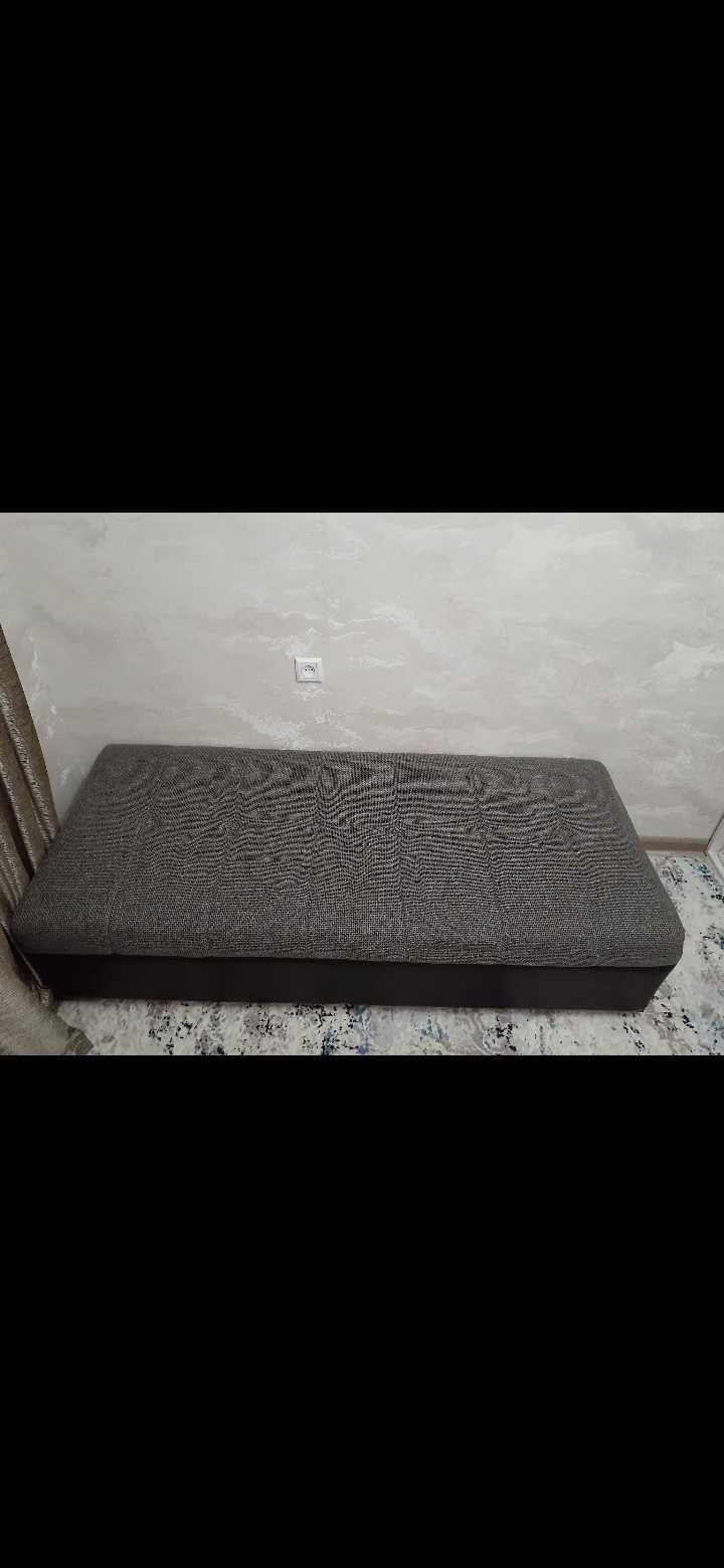 Диван угловой с комплектом