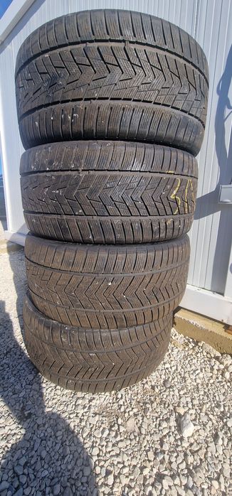 Зимни Гуми 295 35 21