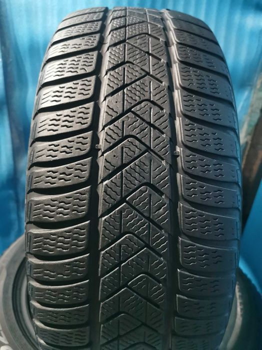 225 50 17 pirelli runflat m+s 4 buc