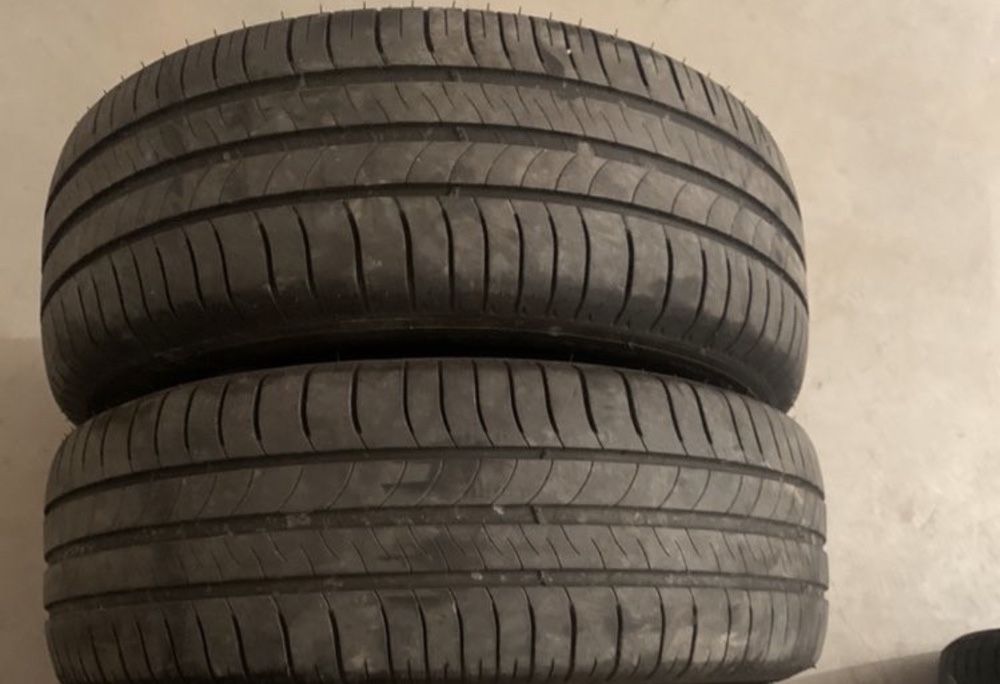 2 anvelope vara Michelin/Falken 215/60/16