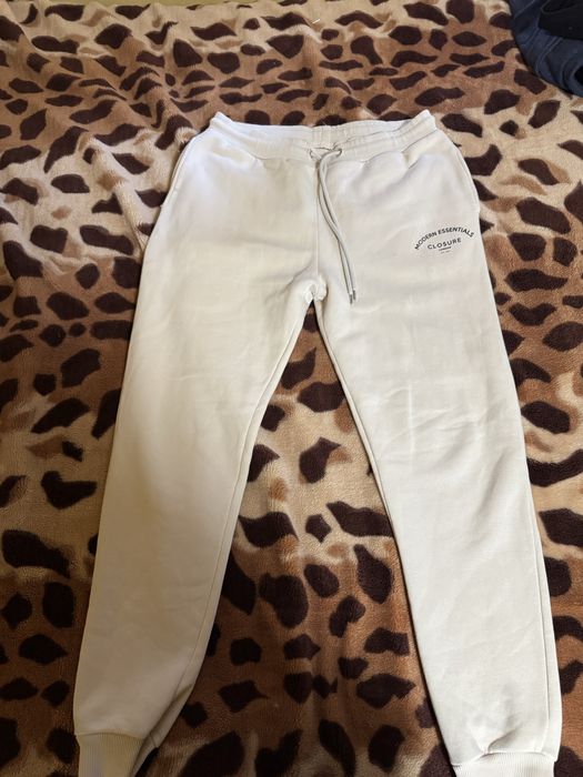 Pantaloni pentru barbati