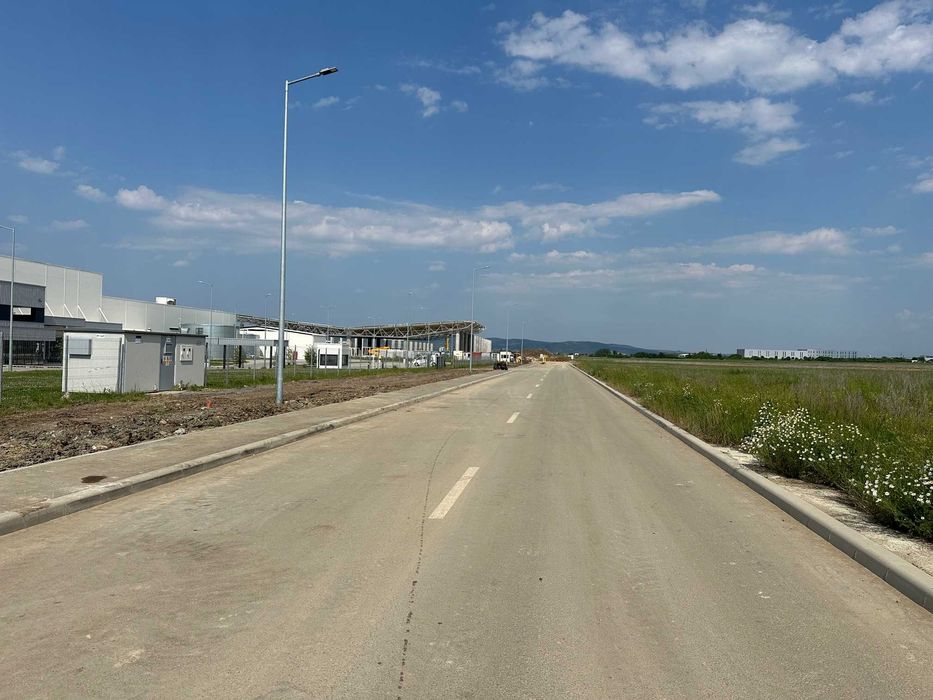 Vand teren intravilan 9.600 mp cu PUZ * Zona Industriala Vest Sibiu