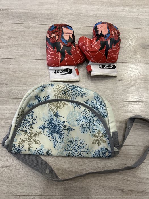 Отдам перчатки и сумку