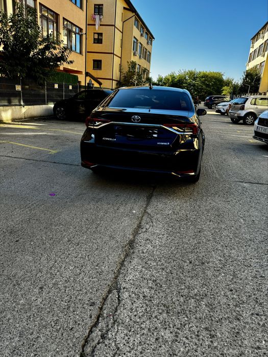 Vand Toyota Corolla hibrid 2021