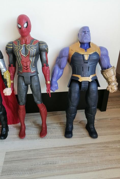 Карнидж Хълк Батман Айрънмен Тор Спайдърмен Танос