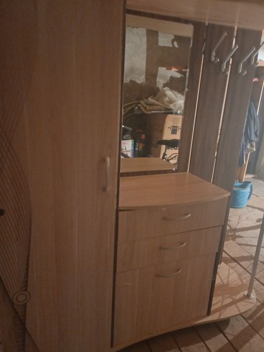 Продам прихожую 40000