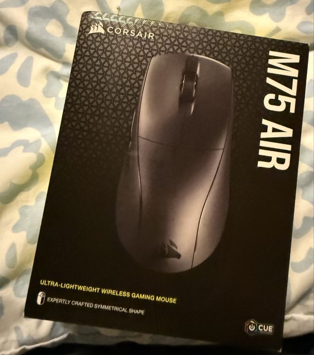 Mouse gaming Corsair M75 Air Ultra-Lightweight