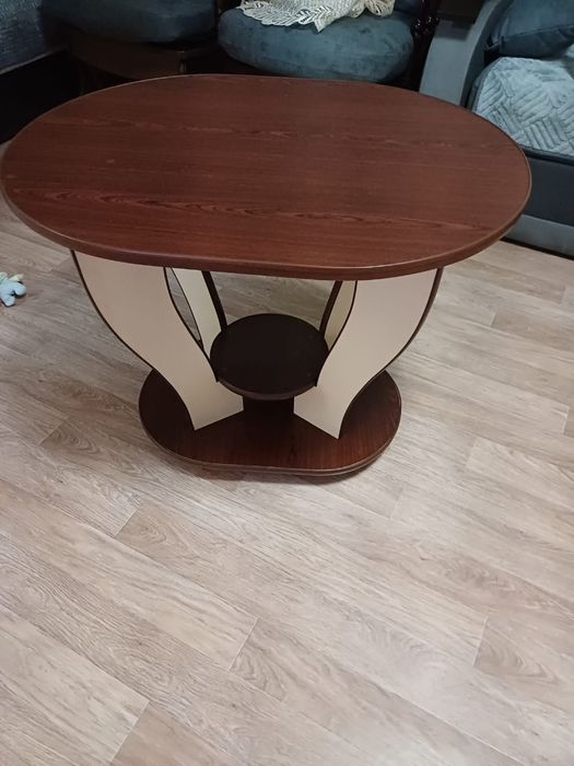 Продам столик ..