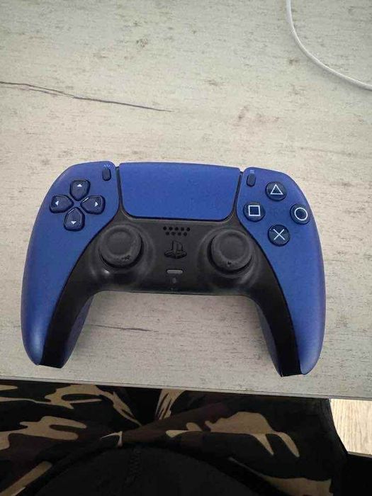 Maneeta de ps 5 noua