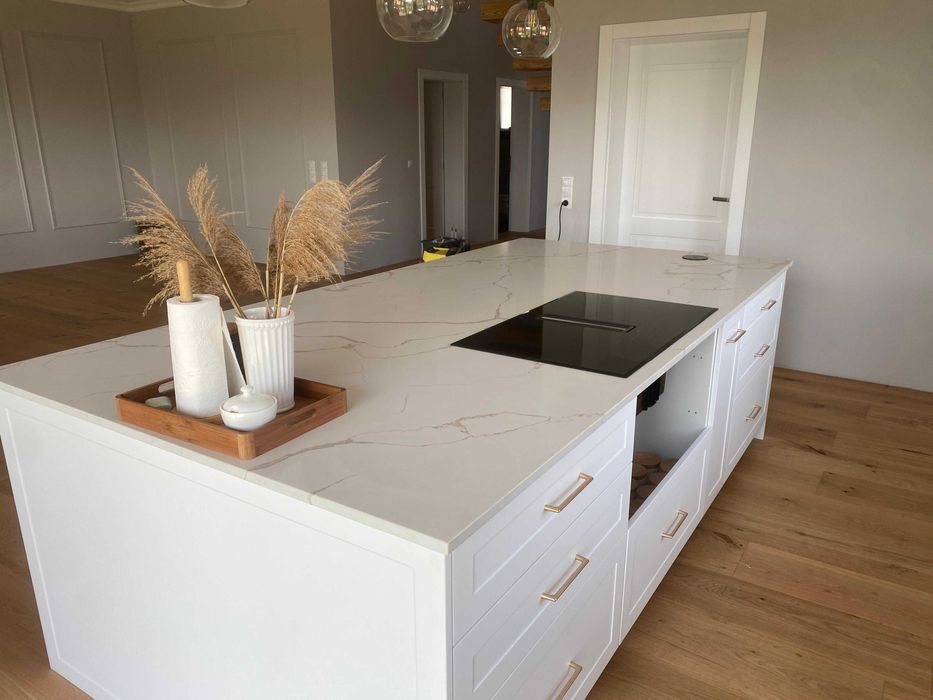 Blat de bucatarie din Quartz Calacatta