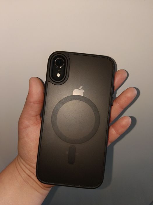 Продам iPhone XR