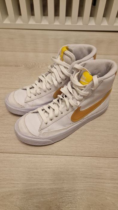 Adidasi nike 36!