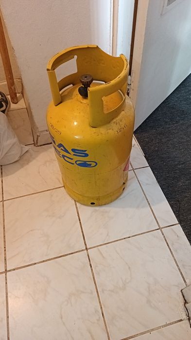 Vând butelie aragaz