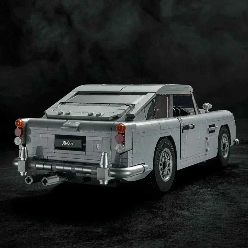 James Bond™ Aston Martin DB5 10262