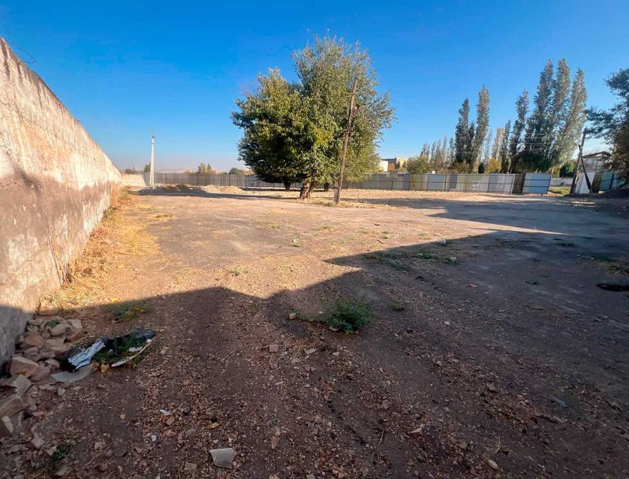 Продается земля в Чирчике  (общая площадь 40 соток)