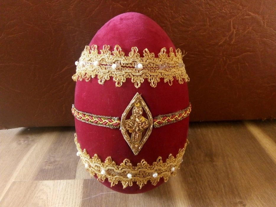 Красива кутия Яйце