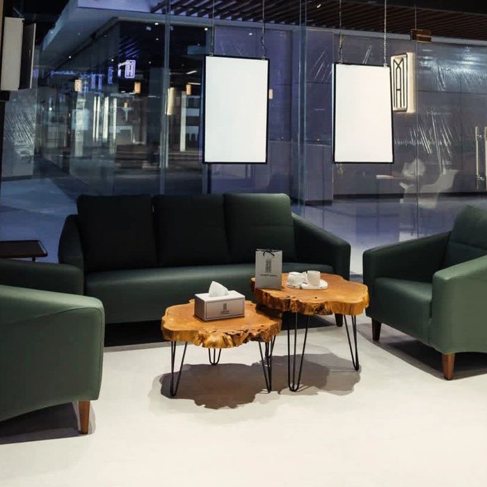 Кофейный столик из дерева