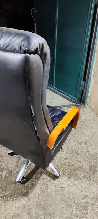 Кресло офисное кожны