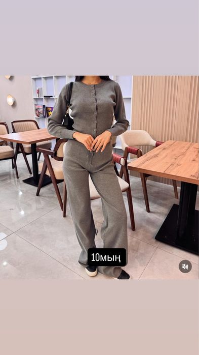 Керемет киімдер ватсапқа шықсаңыз тағыда киімдер бар бағасы келісеміз