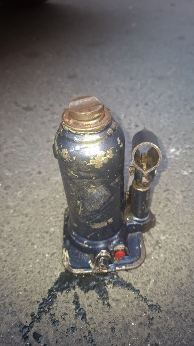 Продам домкрат ...