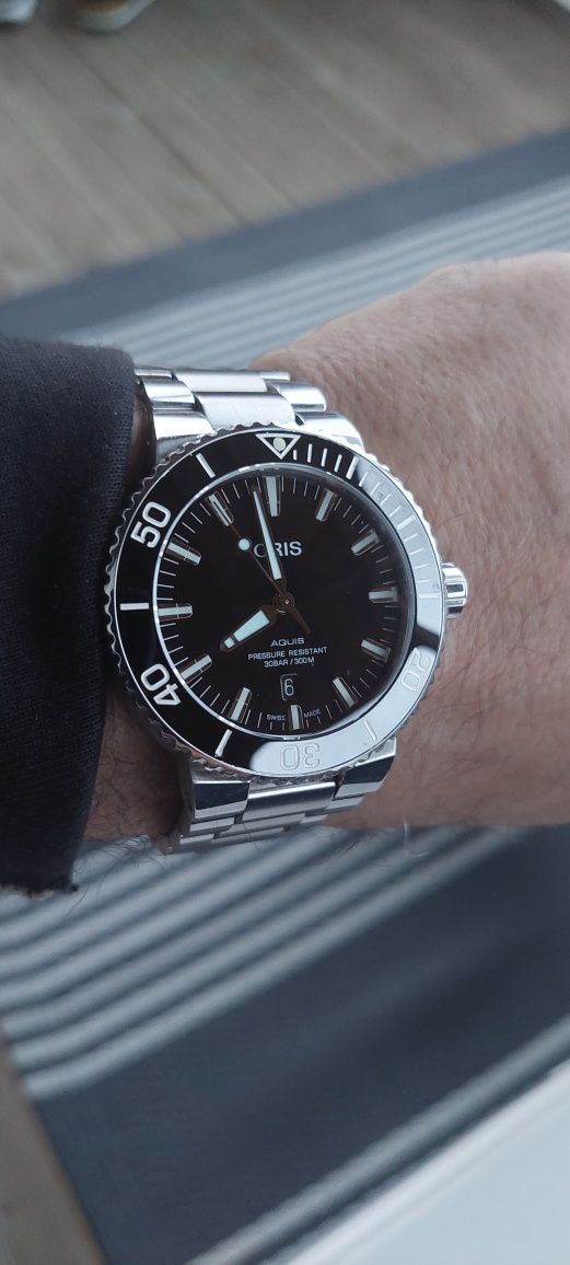 Oris Aquis Date 43.5mm Black Dial