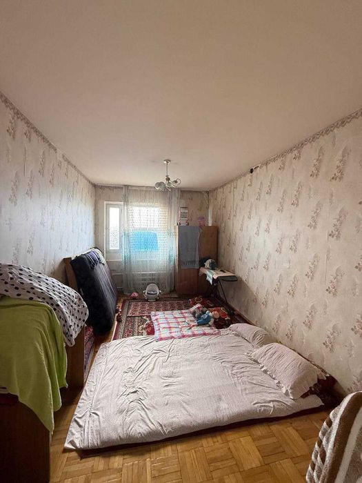 Шахристон метро олдида 2-хона сотилади.