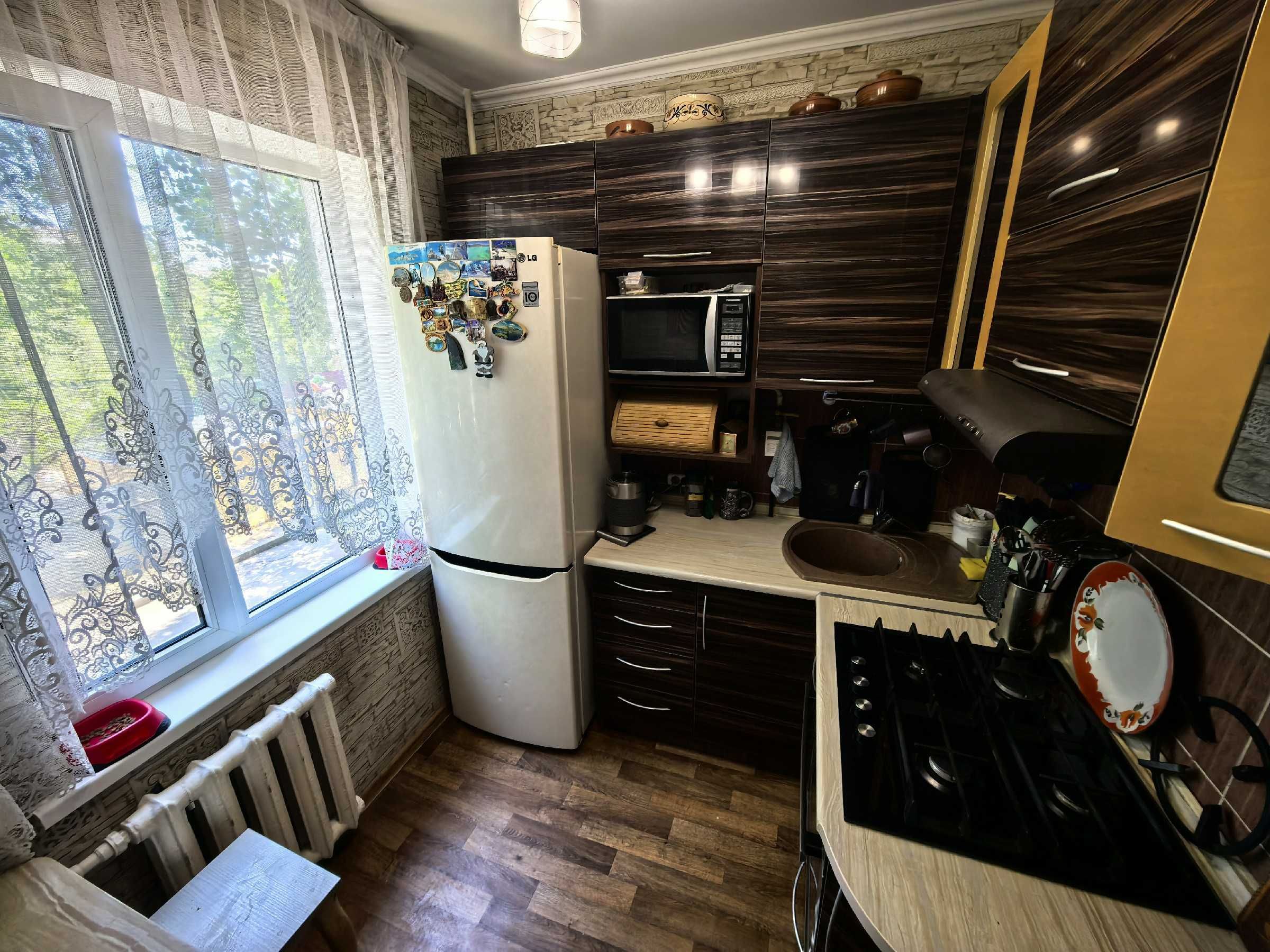 Продается 3 комнатная квартира в 3-ем микрорайоне.