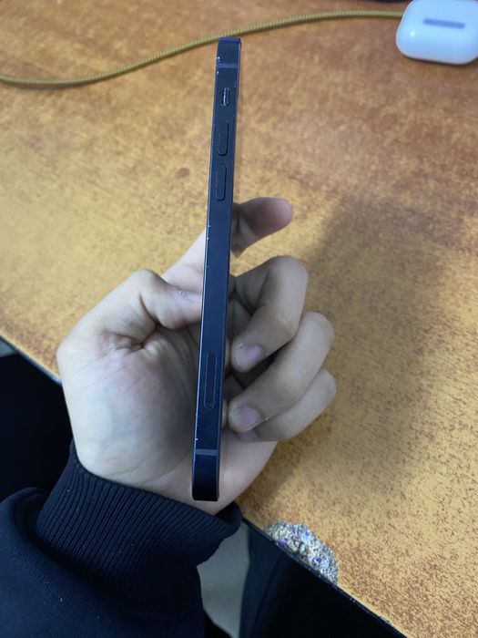 Iphone 12 продается
