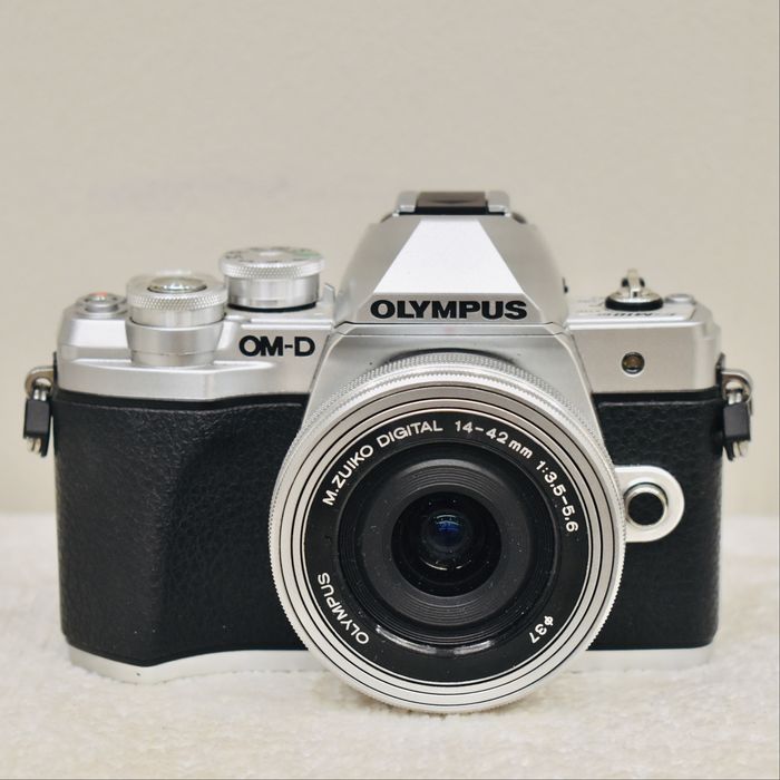 Olympus OM-D E-M10 Mark III