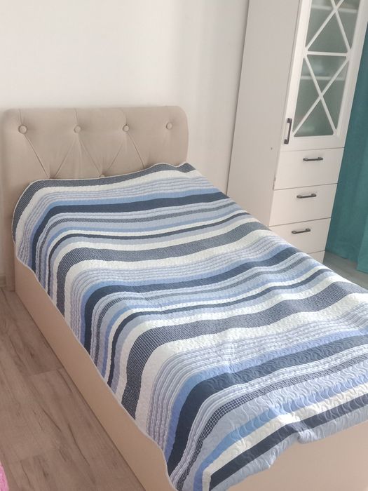 Кровать подростковая. Размер 90х180 в хорошем состояние.