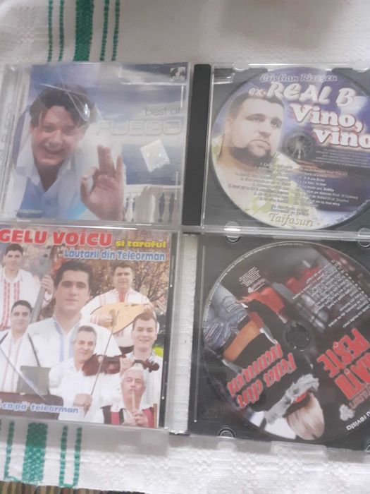 De vinzare cd originale cu muzica de petrecere