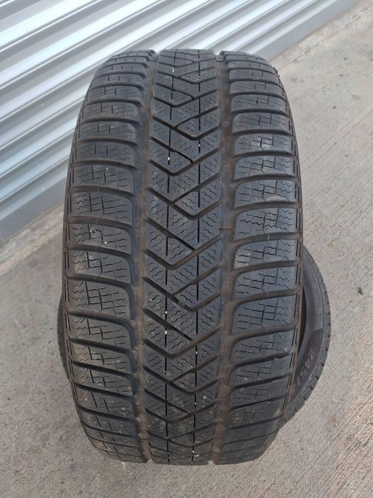 2бр. зимни гуми 245/40/18 Pirelli DOT 2222